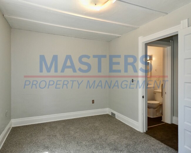 Building Photo - Beautiful Toledo 3 Bed House