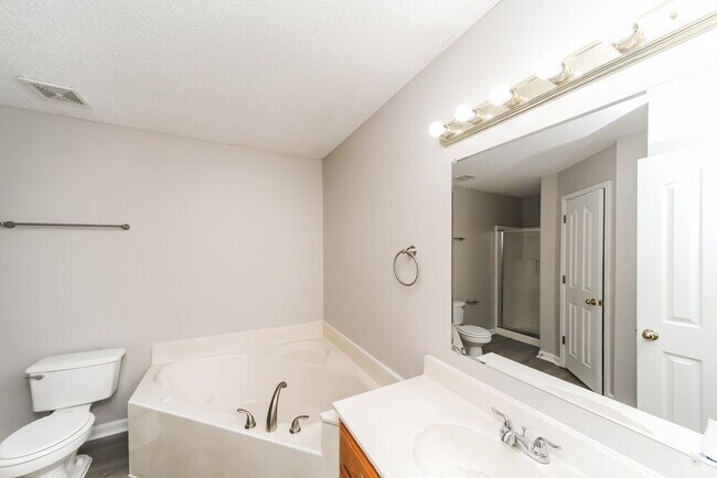 Building Photo - 5637 Morning Flower Dr