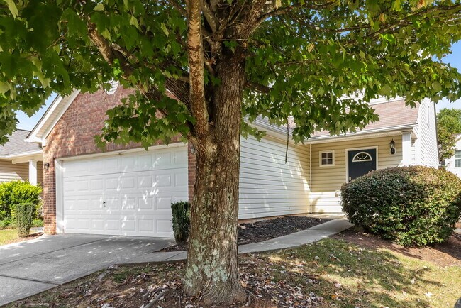 Building Photo - 236 Arrowhead Dr