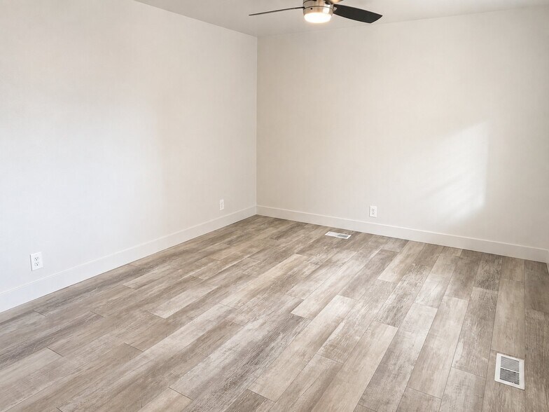 Building Photo - 2117 E 3300 S