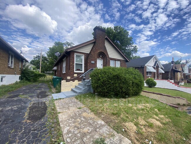 Building Photo - 1214 Gruner Pl