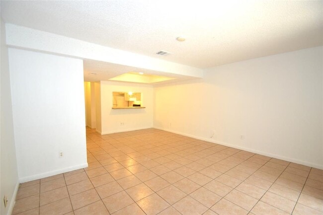 Building Photo - 1202 Southport Dr