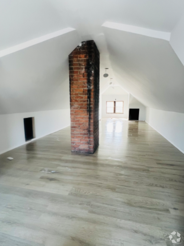 Building Photo - 8310 Bryden St