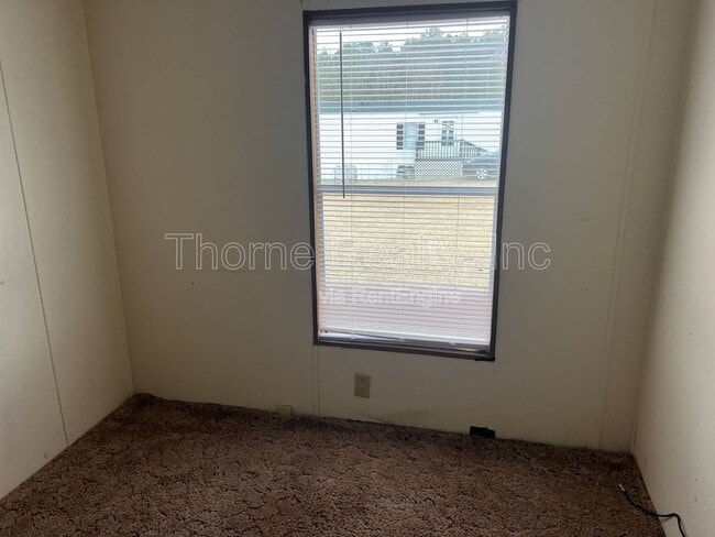 Building Photo - 92 Matts Ln