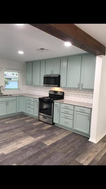 Building Photo - 304 Marie Antoinette St