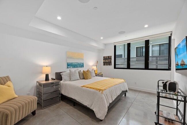 Building Photo - Recently Built, Fully Furnished, Custom Home w/ Amazing Indoor/Outdoor Living Space, Perched Abov...