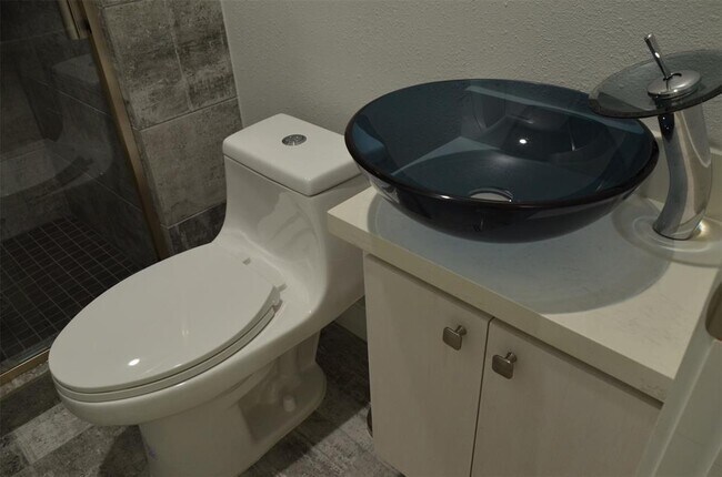 Building Photo - 1708 Winter St