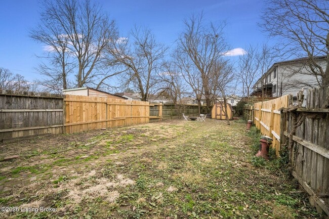 Building Photo - 1104 E St Catherine St