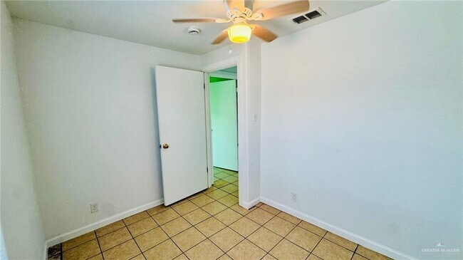 Building Photo - 17 Pablo St