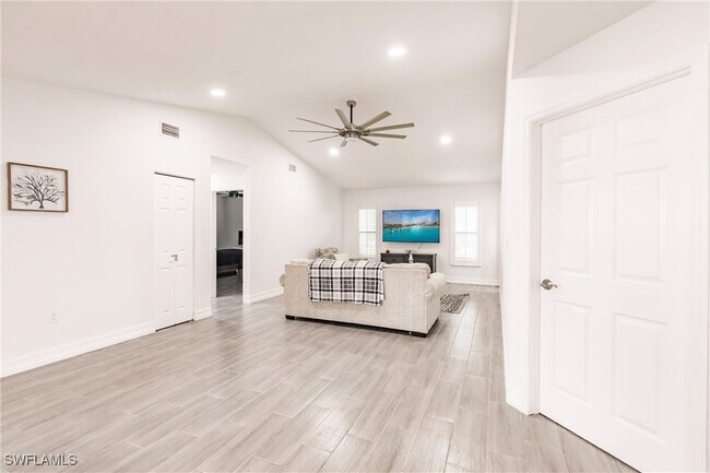 Building Photo - 176 N Waterway Dr NW