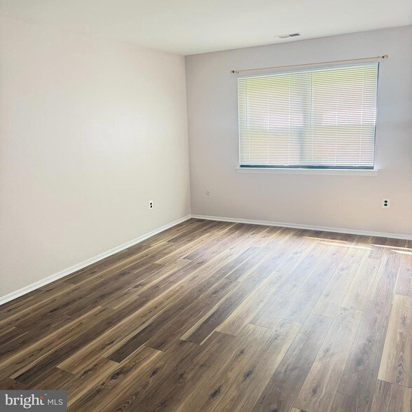 Building Photo - 603 Silver Ct