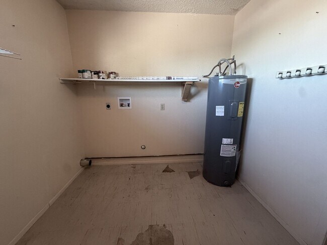 Building Photo - 4036 Mission A
