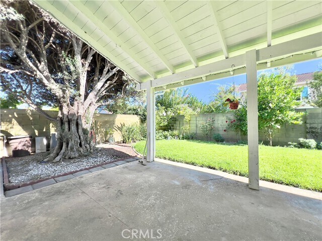 Building Photo - 9256 Crocus Ave