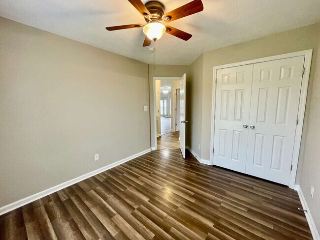 Building Photo - Newly Updated 3-Bed, 2-Bath Nest in Fayett...