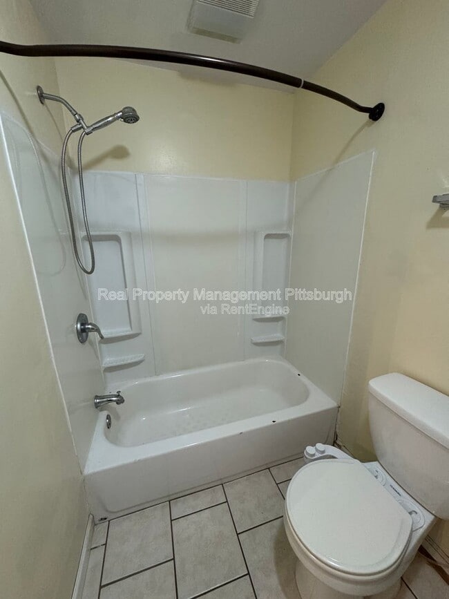 Building Photo - 48 Laclede St
