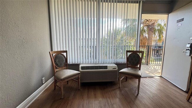 Building Photo - 7900 S Orange Blossom Trail