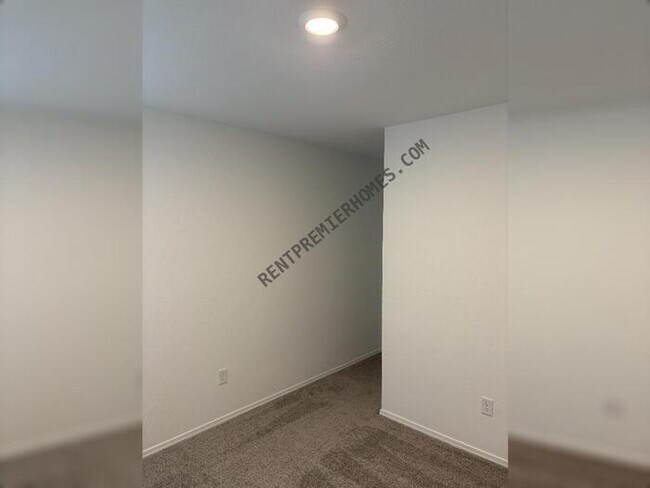 Building Photo - 102 Powder River Dr