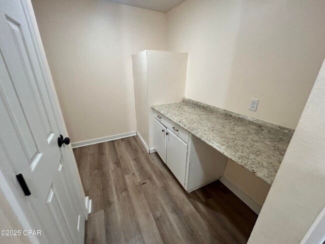 Building Photo - 606 Florida Ave