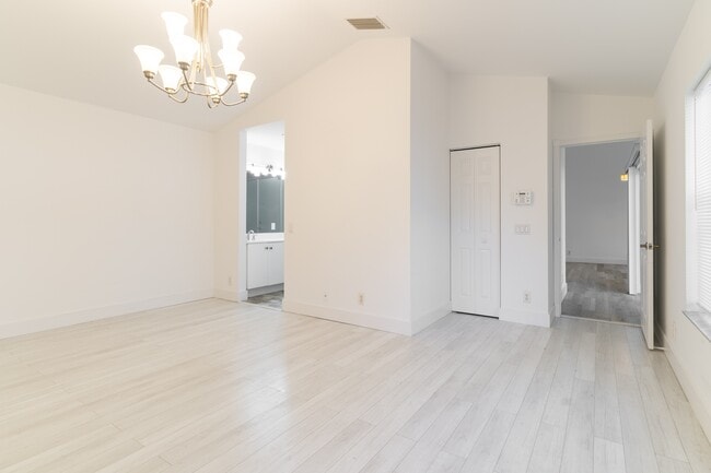 Building Photo - 719 Stanton Dr