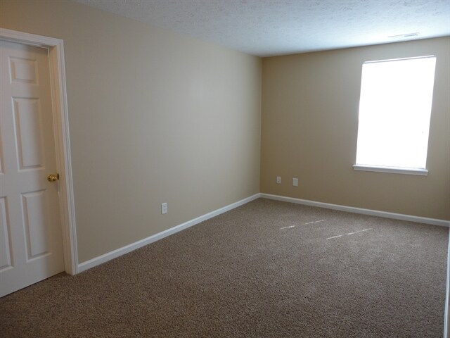 Building Photo - 2328 Salem Park Dr