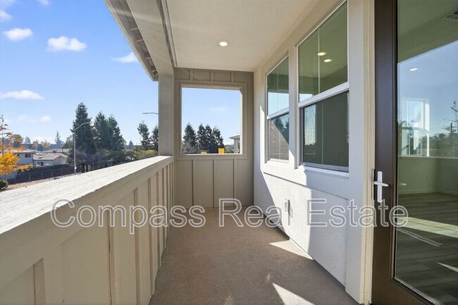 Building Photo - 3814 Norbridge Ave