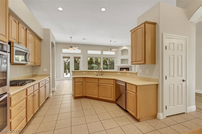 Building Photo - 2149 Sentito Cir