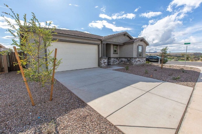 Building Photo - 23007 E Watford Dr