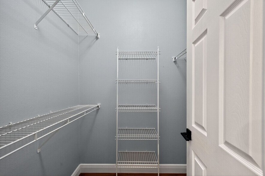 Building Photo - 6153 Everlasting Pl