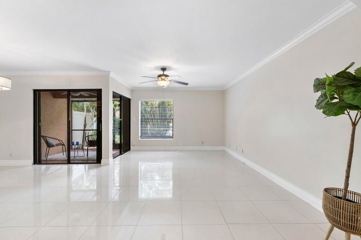 Building Photo - 2047 NW 45th Ave