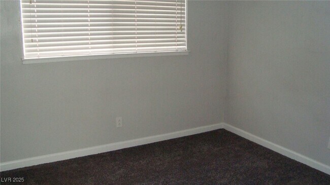 Building Photo - 5712 Stacey Ave