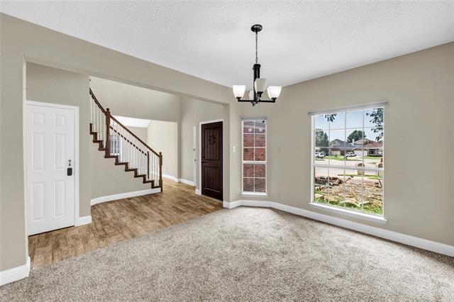 Building Photo - 900 Doral Cir