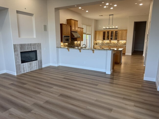 Building Photo - 42107 N Mountain Cove Dr