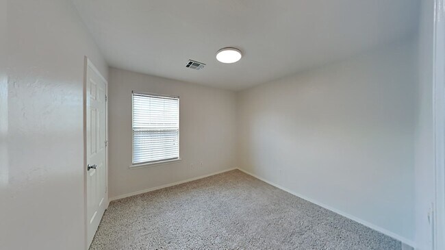 Building Photo - 1117 Cedarcrest St
