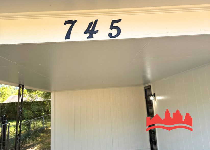 Building Photo - 745 Margie Dr