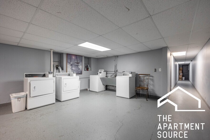 Building Photo - 1427 N Dearborn St