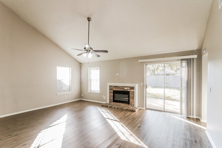 Building Photo - 19514 Glenway Falls Dr