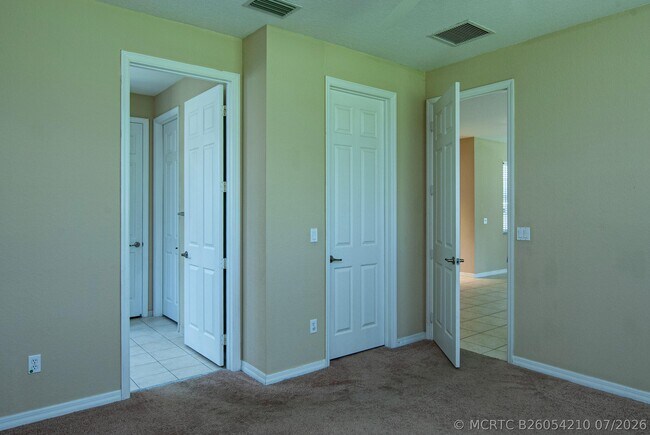 Building Photo - 9851 E Verona Cir