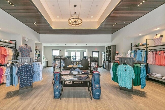 Building Photo - 12470 Wellen Golf St