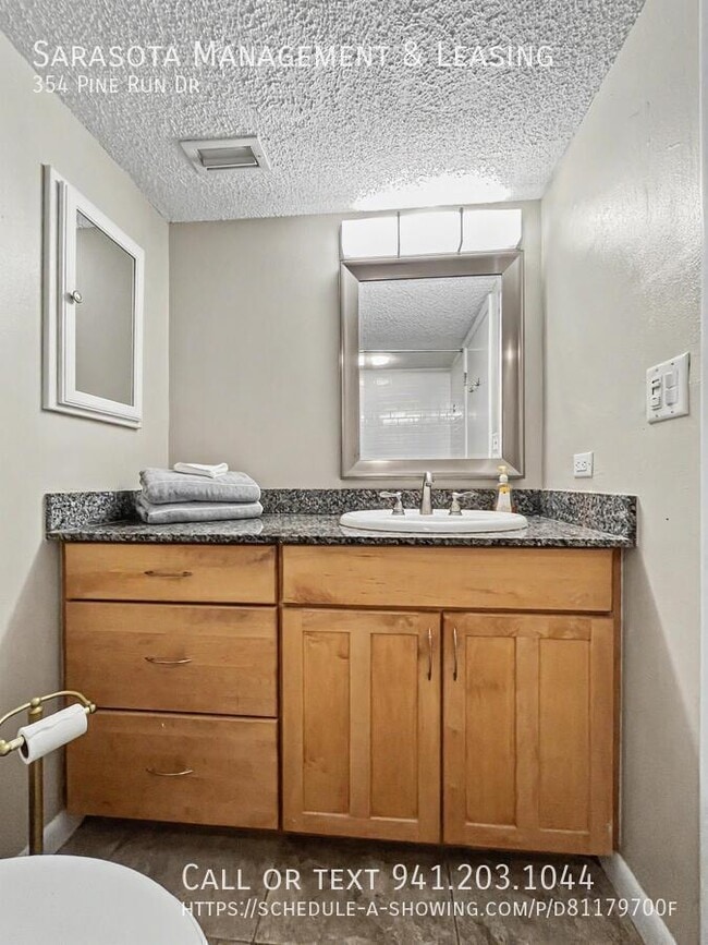 Building Photo - 354 Pine Run Dr
