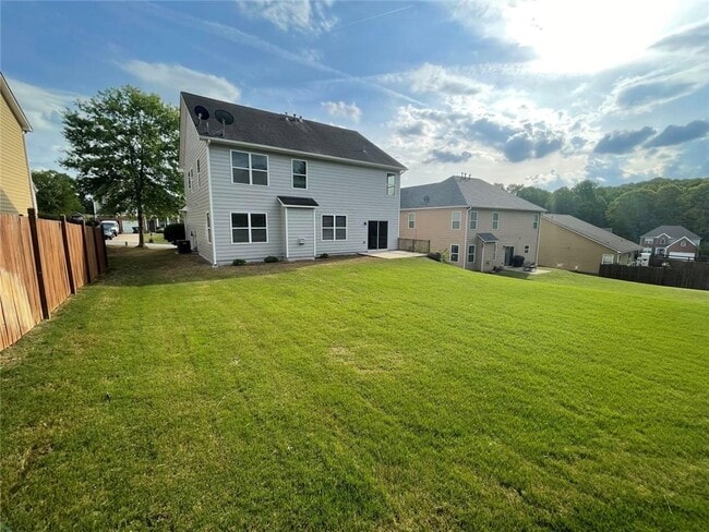 Building Photo - 807 Slope Creek Way