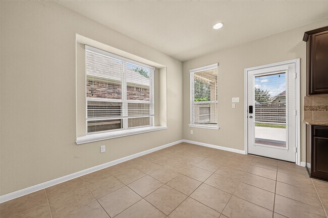 Building Photo - 10031 Esslemont Ct