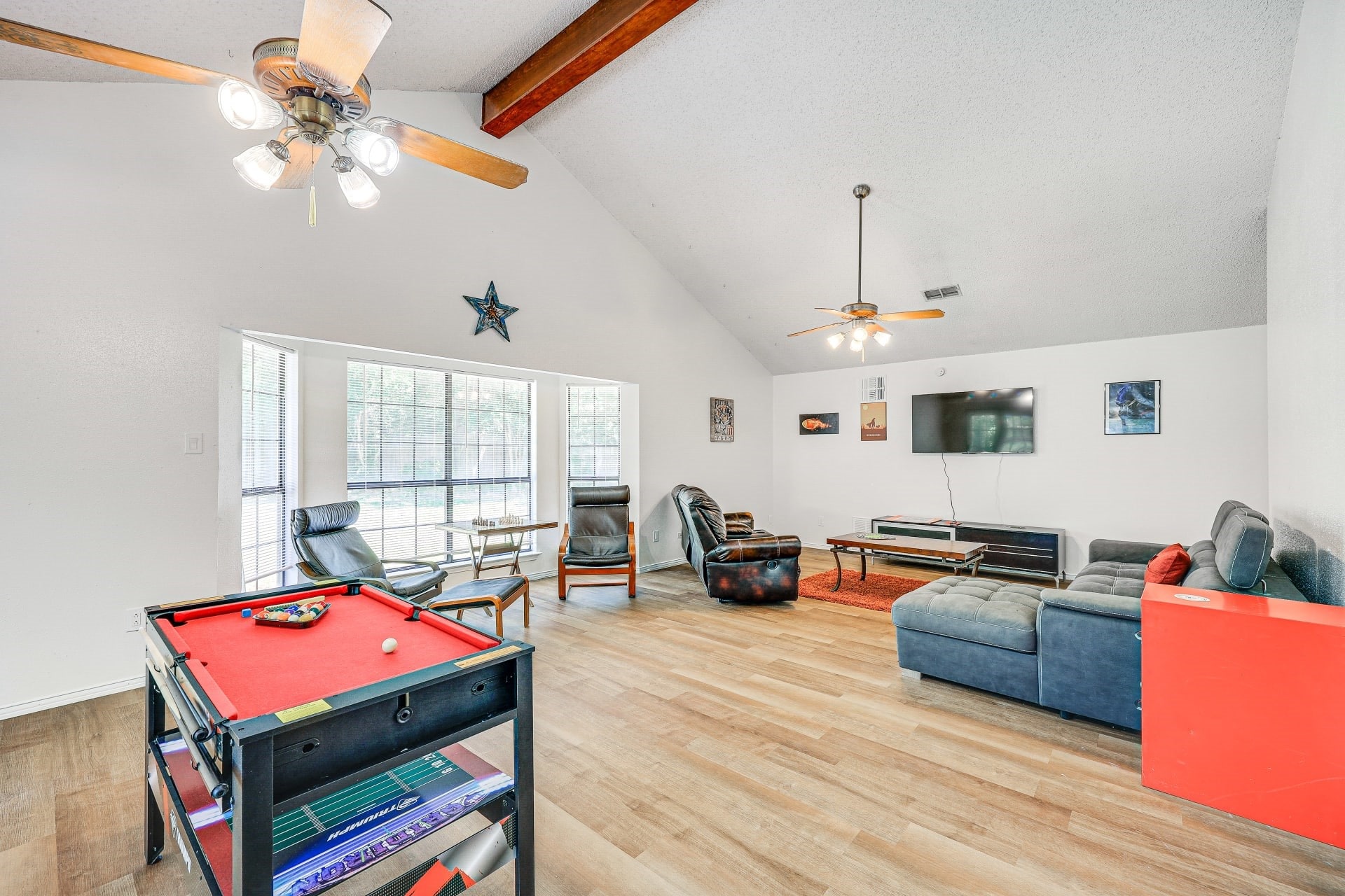 Building Photo - Room in House on Sunlit Grove