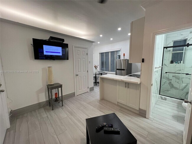 Building Photo - 3710 Collins Ave