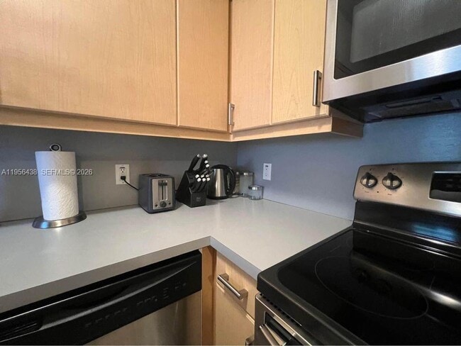 Building Photo - 544 NE 62nd St