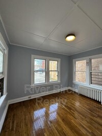 Building Photo - 619 S 5th St