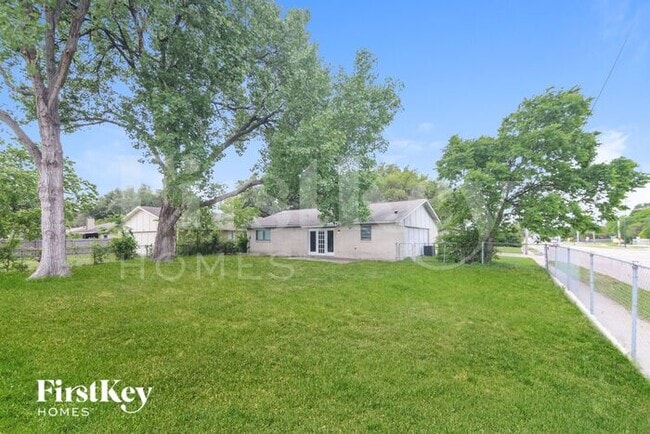 Building Photo - 1738 Dell Oak Dr