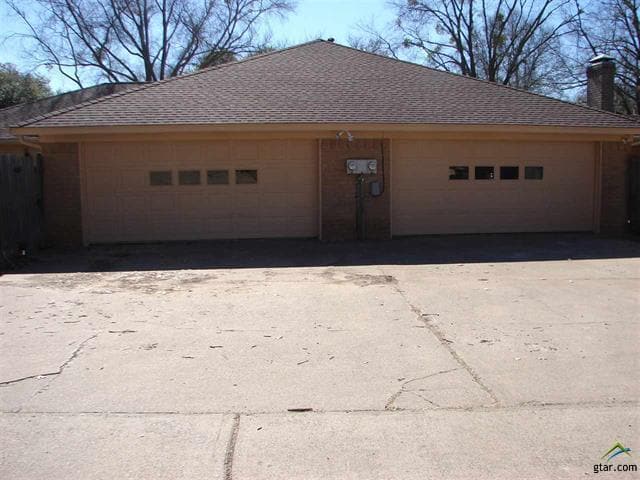 Building Photo - 423 Top Hill Dr