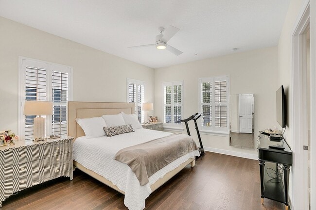 Building Photo - Beautiful Baldwin Park Orlando Town Home