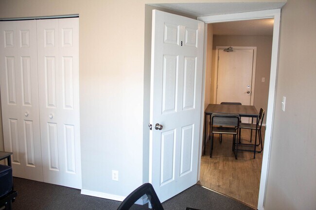 Interior Photo - 107 E Springfield Ave