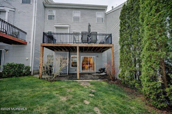 Building Photo - 319 Bernard Dr